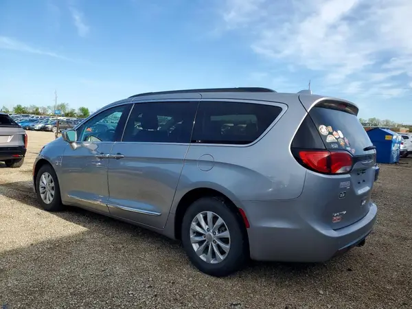 2C4RC1BG2HR770670 2017 CHRYSLER PACIFICA - Image 2