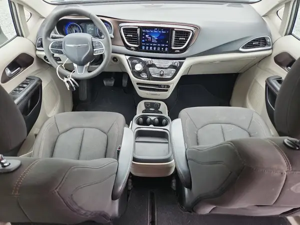 2C4RC1BG2HR770684 2017 CHRYSLER PACIFICA - Image 8