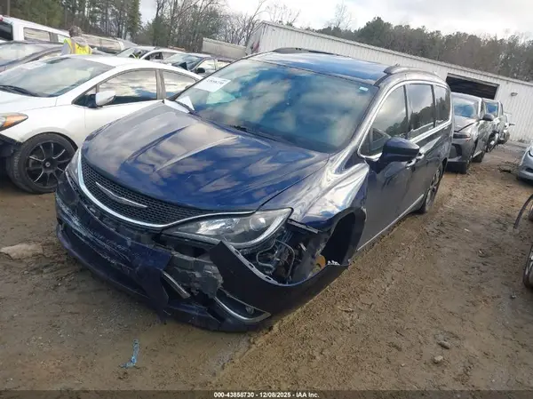 2C4RC1BG2HR771592 2017 CHRYSLER PACIFICA - Image 2