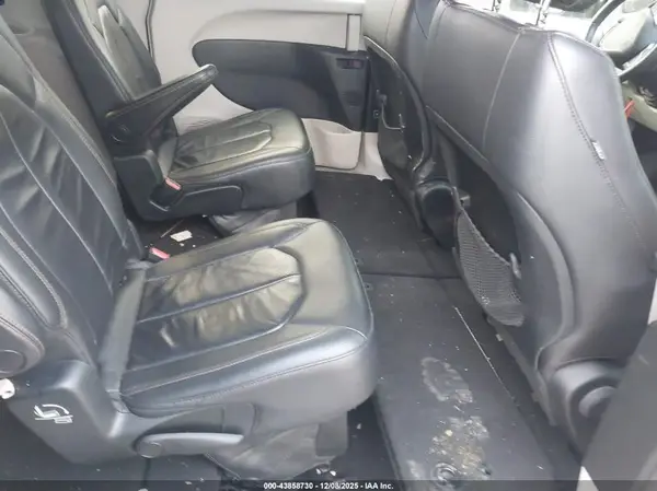 2C4RC1BG2HR771592 2017 CHRYSLER PACIFICA - Image 8