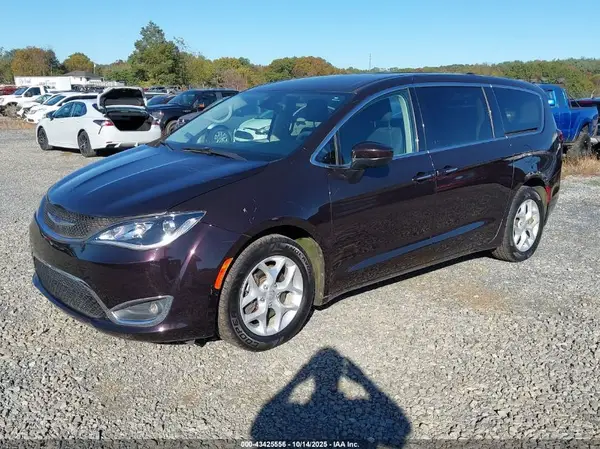 2C4RC1BG2HR777375 2017 CHRYSLER PACIFICA - Image 2