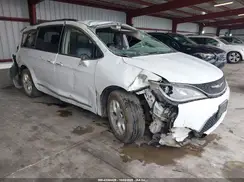 2C4RC1BG2HR785024 2017 CHRYSLER PACIFICA