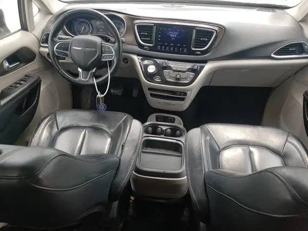 2C4RC1BG2HR785623 2017 CHRYSLER PACIFICA - Image 8