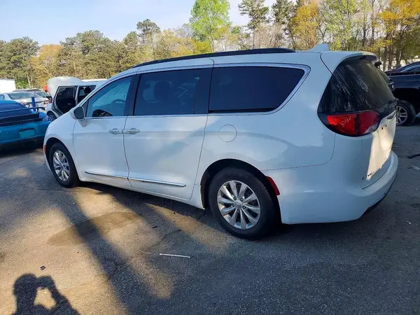 2C4RC1BG2HR794208 2017 CHRYSLER PACIFICA - Image 2