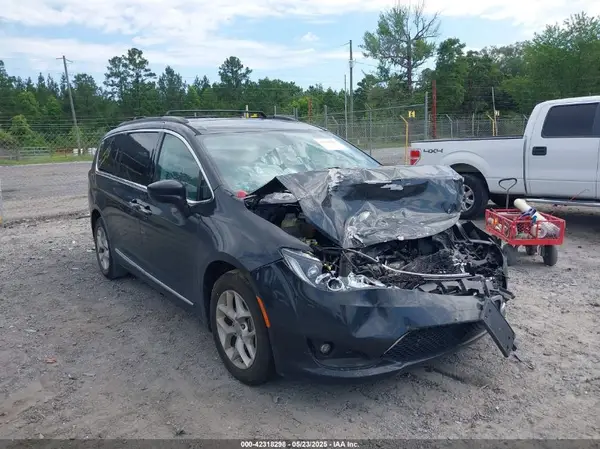2C4RC1BG2HR794726 2017 CHRYSLER PACIFICA - Image 1