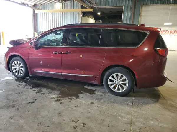 2C4RC1BG2HR795469 2017 CHRYSLER PACIFICA - Image 2