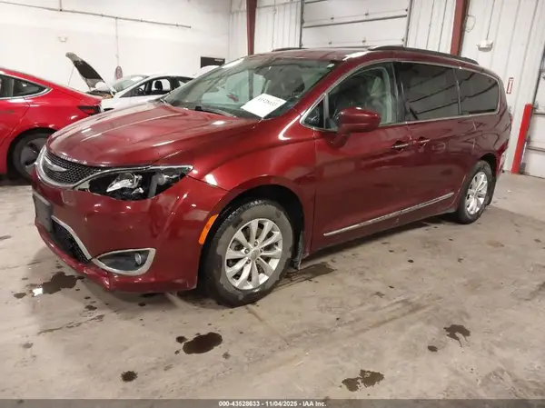 2C4RC1BG2HR795519 2017 CHRYSLER PACIFICA - Image 2