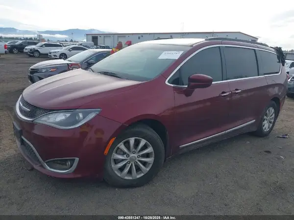 2C4RC1BG2HR795679 2017 CHRYSLER PACIFICA - Image 2