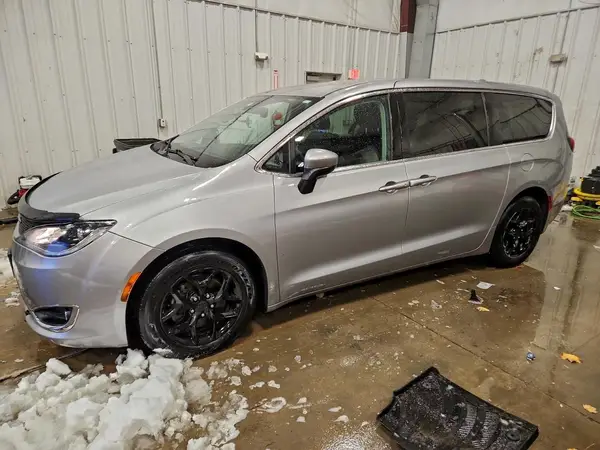 2C4RC1BG2HR795987 2017 CHRYSLER PACIFICA - Image 1
