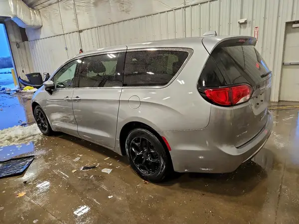 2C4RC1BG2HR795987 2017 CHRYSLER PACIFICA - Image 2