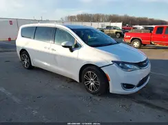 2C4RC1BG2HR796086 2017 CHRYSLER PACIFICA