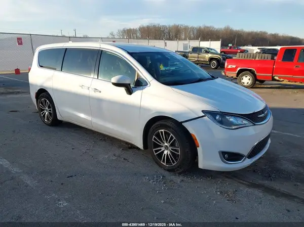 2C4RC1BG2HR796086 2017 CHRYSLER PACIFICA - Image 1