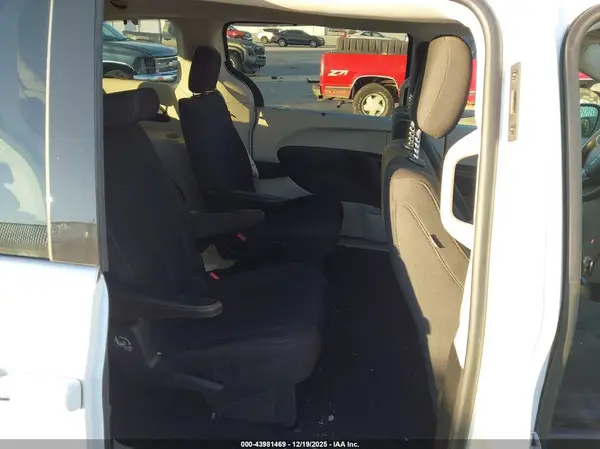 2C4RC1BG2HR796086 2017 CHRYSLER PACIFICA - Image 8