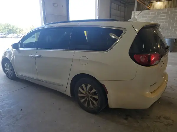 2C4RC1BG2HR815932 2017 CHRYSLER PACIFICA - Image 2