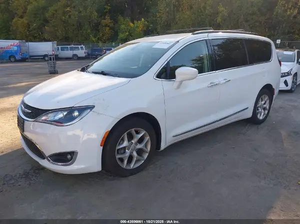 2C4RC1BG2HR816207 2017 CHRYSLER PACIFICA - Image 2