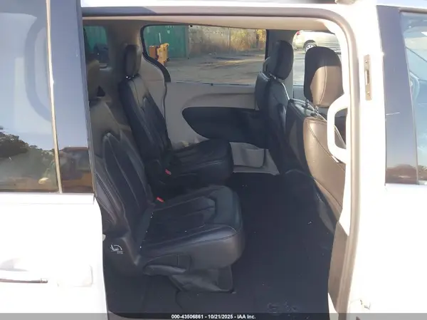 2C4RC1BG2HR816207 2017 CHRYSLER PACIFICA - Image 8