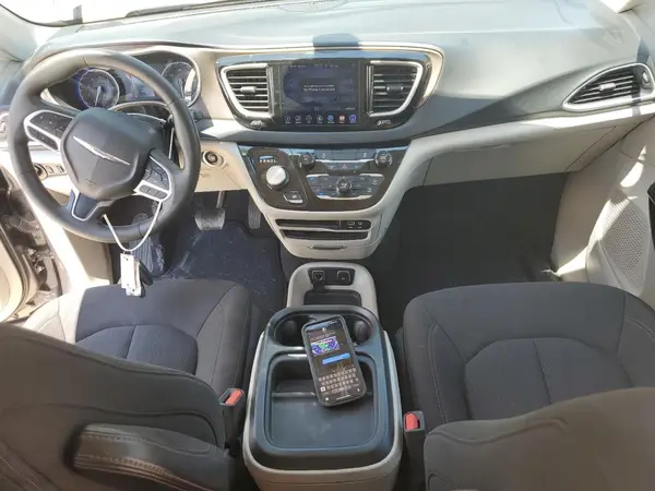 2C4RC1BG2HR816885 2017 CHRYSLER PACIFICA - Image 8