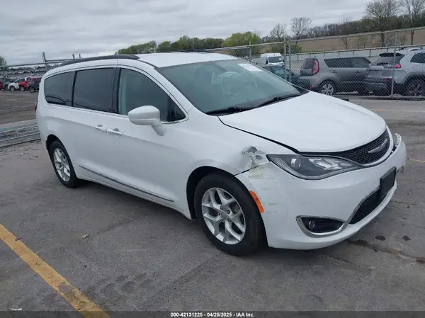 2C4RC1BG2HR820516 2017 CHRYSLER PACIFICA - Image 1