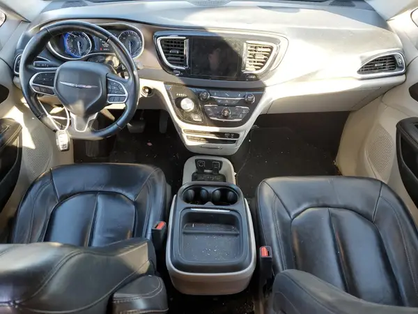2C4RC1BG2HR820872 2017 CHRYSLER PACIFICA - Image 8