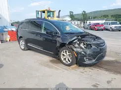 2C4RC1BG2HR821049 2017 CHRYSLER PACIFICA