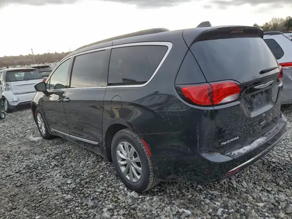 2C4RC1BG2HR832066 2017 CHRYSLER PACIFICA - Image 2