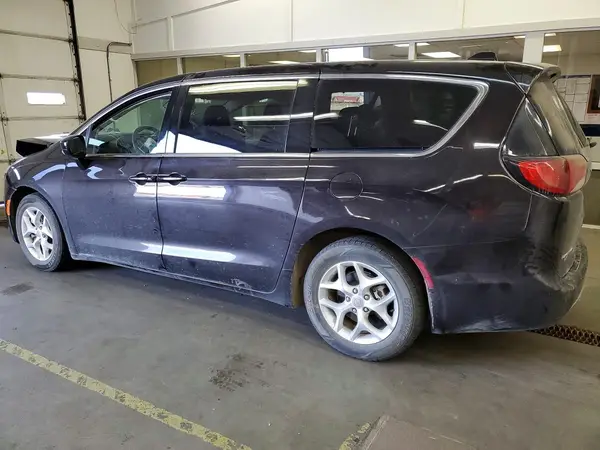 2C4RC1BG2HR833234 2017 CHRYSLER PACIFICA - Image 2