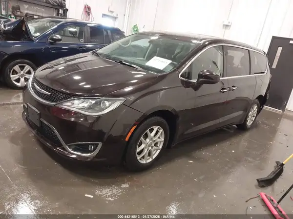 2C4RC1BG2HR837218 2017 CHRYSLER PACIFICA - Image 2