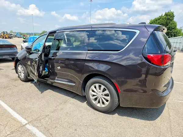 2C4RC1BG2JR100414 2018 CHRYSLER PACIFICA - Image 2