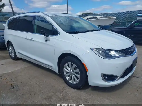 2C4RC1BG2JR103975 2018 CHRYSLER PACIFICA - Image 1
