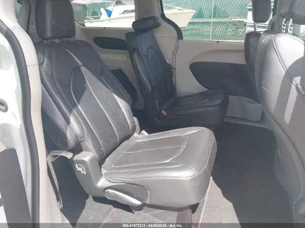 2C4RC1BG2JR103975 2018 CHRYSLER PACIFICA - Image 8
