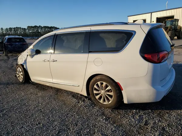 2C4RC1BG2JR107444 2018 CHRYSLER PACIFICA - Image 2