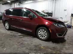 2C4RC1BG2JR110070 2018 CHRYSLER PACIFICA