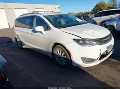 2C4RC1BG2JR110246 2018 CHRYSLER PACIFICA