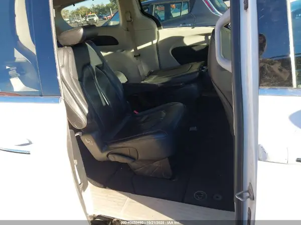 2C4RC1BG2JR110246 2018 CHRYSLER PACIFICA - Image 8