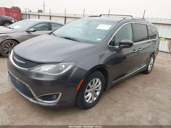 2C4RC1BG2JR116273 2018 CHRYSLER PACIFICA - Image 2