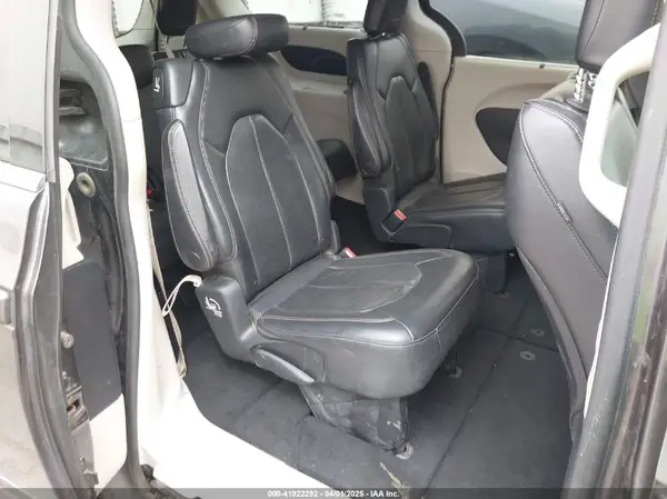 2C4RC1BG2JR116273 2018 CHRYSLER PACIFICA - Image 8