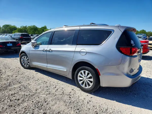 2C4RC1BG2JR119061 2018 CHRYSLER PACIFICA - Image 2