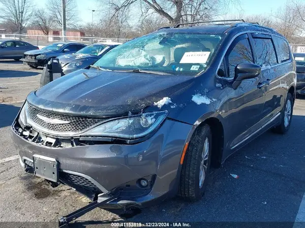 2C4RC1BG2JR119707 2018 CHRYSLER PACIFICA - Image 2
