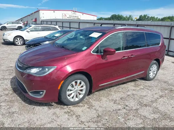 2C4RC1BG2JR120842 2018 CHRYSLER PACIFICA - Image 2