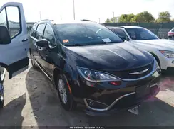 2C4RC1BG2JR124390 2018 CHRYSLER PACIFICA