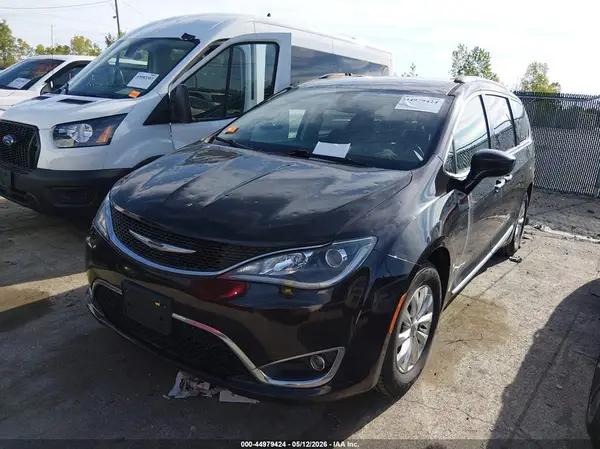 2C4RC1BG2JR124390 2018 CHRYSLER PACIFICA - Image 2