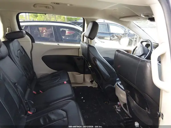 2C4RC1BG2JR124390 2018 CHRYSLER PACIFICA - Image 8