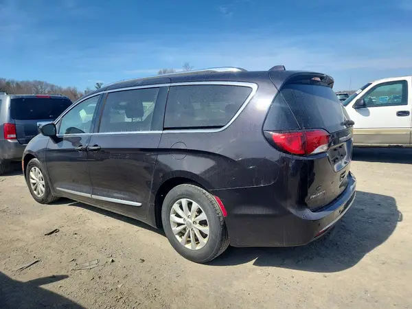 2C4RC1BG2JR126415 2018 CHRYSLER PACIFICA - Image 2