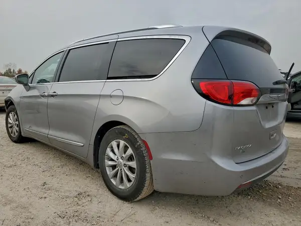 2C4RC1BG2JR141772 2018 CHRYSLER PACIFICA - Image 2