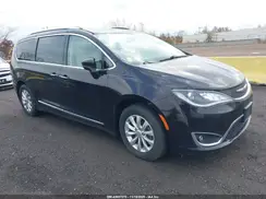 2C4RC1BG2JR142064 2018 CHRYSLER PACIFICA