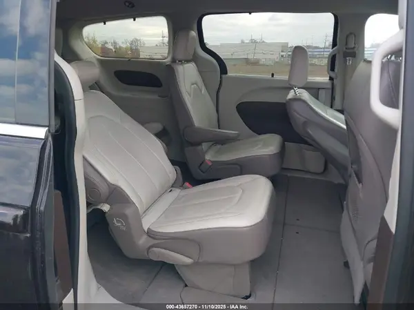 2C4RC1BG2JR142064 2018 CHRYSLER PACIFICA - Image 8