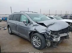 2C4RC1BG2JR142341 2018 CHRYSLER PACIFICA