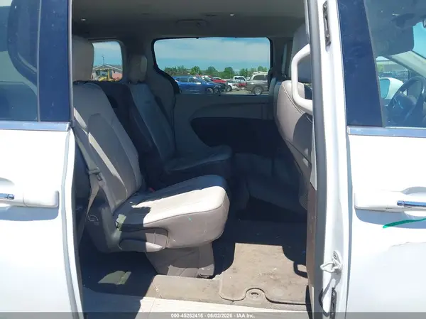 2C4RC1BG2JR142517 2018 CHRYSLER PACIFICA - Image 8