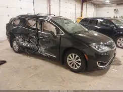 2C4RC1BG2JR142615 2018 CHRYSLER PACIFICA