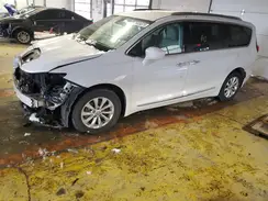 2C4RC1BG2JR142842 2018 CHRYSLER PACIFICA